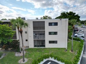 5100 Las Verdes Circle 119, Delray Beach FL 33484