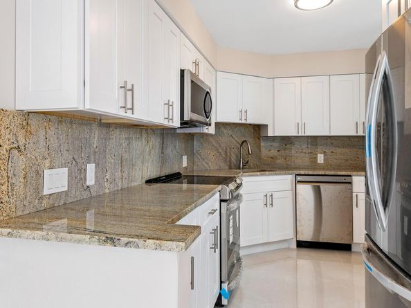 130 Lakeshore Drive 323, North Palm Beach FL 33408