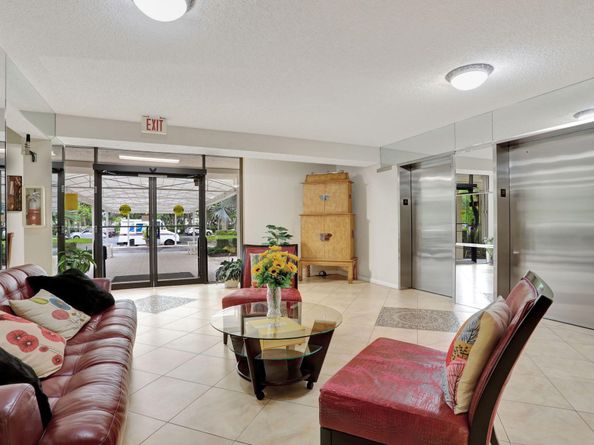 3505 Oaks Way 204, Pompano Beach FL 33069