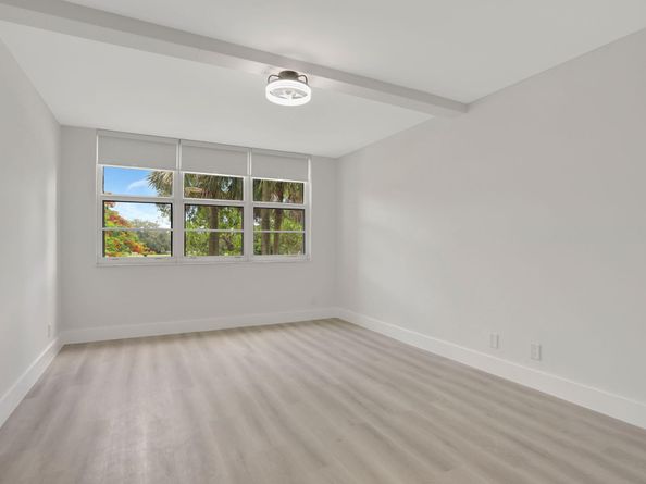 3505 Oaks Way 204, Pompano Beach FL 33069