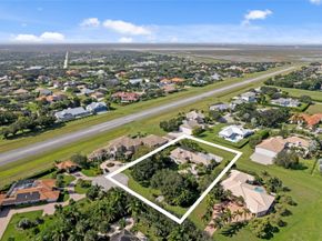 15555 Hawker Ln, Wellington FL 33414