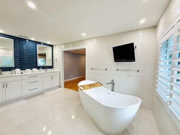 15555 Hawker Ln, Wellington FL 33414