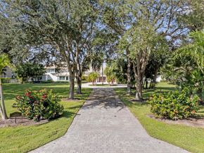 15555 Hawker Ln, Wellington FL 33414