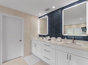 15555 Hawker Ln, Wellington FL 33414