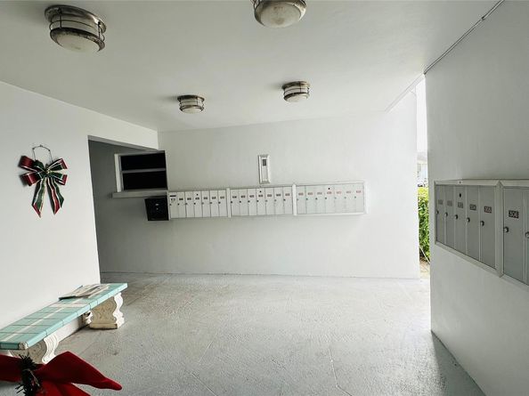 651 Pine Dr 204, Pompano Beach FL 33060