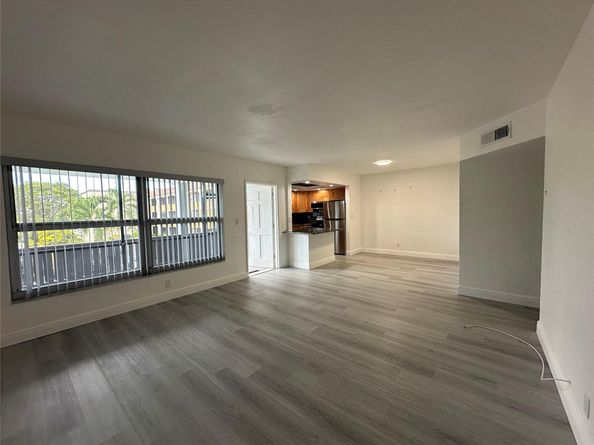 651 Pine Dr 204, Pompano Beach FL 33060