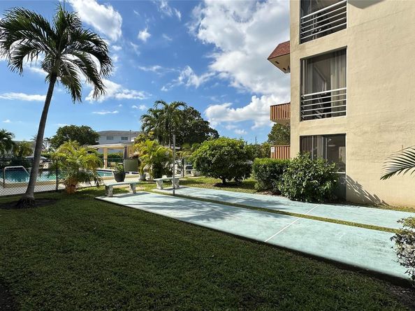 651 Pine Dr 204, Pompano Beach FL 33060