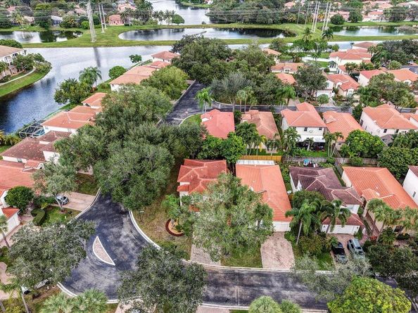 6379 NW 38th Drive, Coral Springs FL 33067