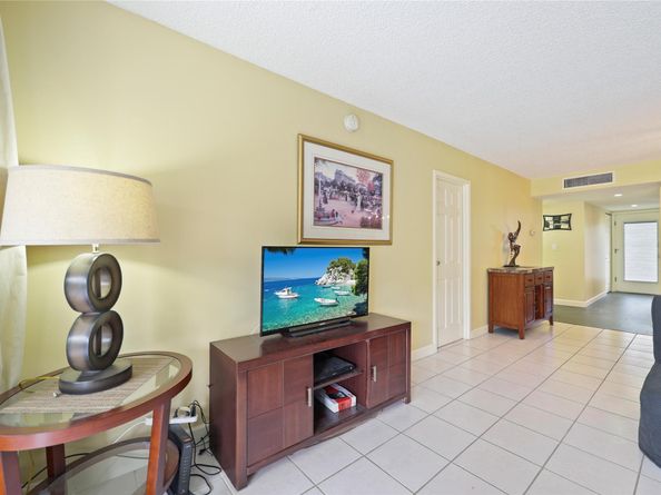 2901 NW 48th Ave 355, Lauderdale Lakes FL 33313