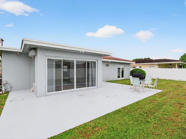 2775 NE 5th Avenue, Boca Raton FL 33431