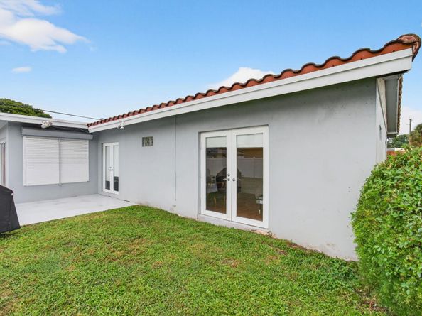 2775 NE 5th Avenue, Boca Raton FL 33431