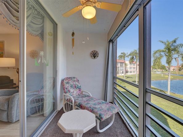 9421 Sunrise Lakes Blvd 206, Sunrise FL 33322