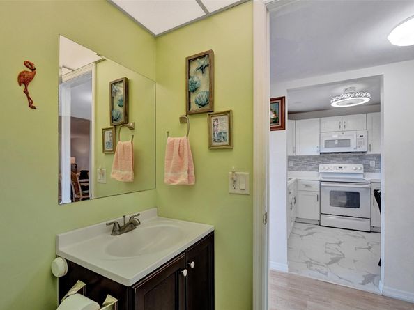 9421 Sunrise Lakes Blvd 206, Sunrise FL 33322