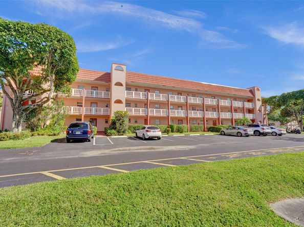 9421 Sunrise Lakes Blvd 206, Sunrise FL 33322