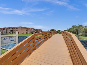 9421 Sunrise Lakes Blvd 206, Sunrise FL 33322