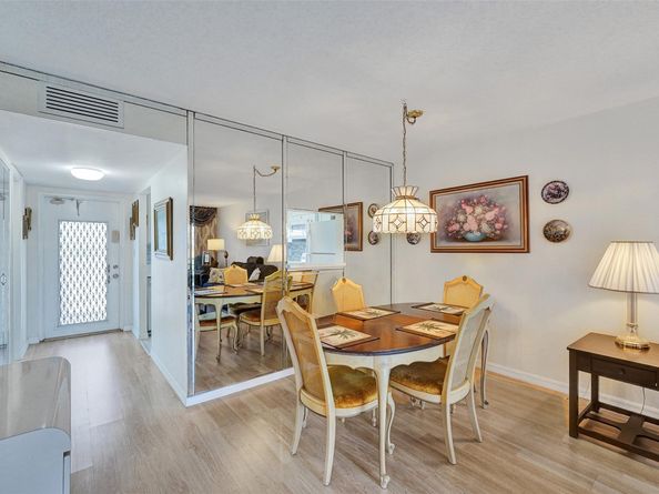 9421 Sunrise Lakes Blvd 206, Sunrise FL 33322