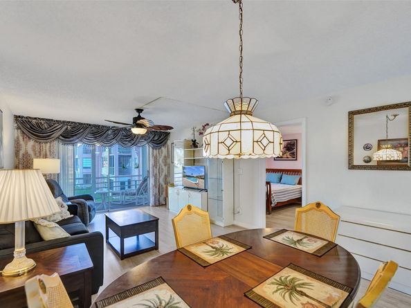 9421 Sunrise Lakes Blvd 206, Sunrise FL 33322