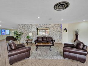 9421 Sunrise Lakes Blvd 206, Sunrise FL 33322
