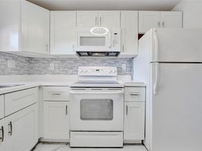 9421 Sunrise Lakes Blvd 206, Sunrise FL 33322