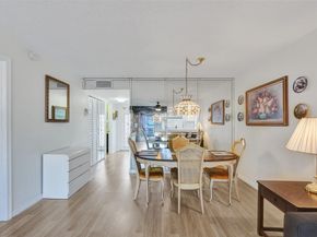 9421 Sunrise Lakes Blvd 206, Sunrise FL 33322