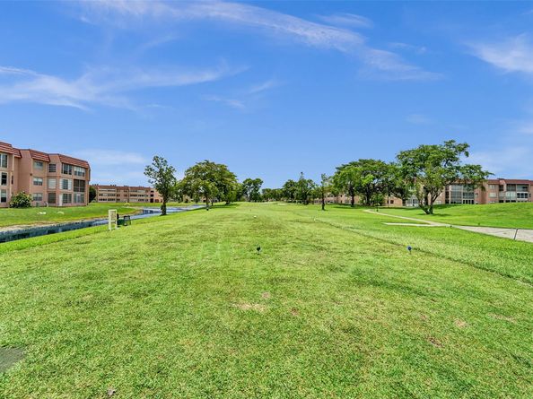 9421 Sunrise Lakes Blvd 206, Sunrise FL 33322