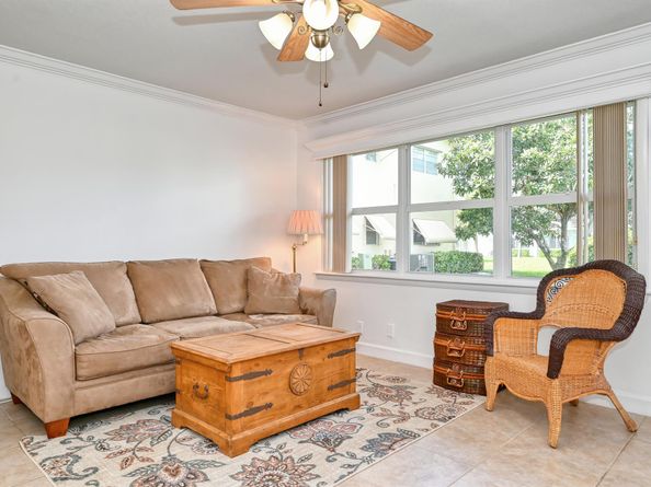 102 Coventry E 102, West Palm Beach FL 33417