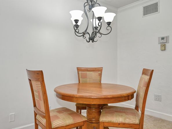 102 Coventry E 102, West Palm Beach FL 33417