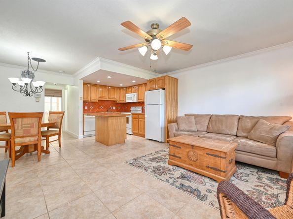 102 Coventry E 102, West Palm Beach FL 33417