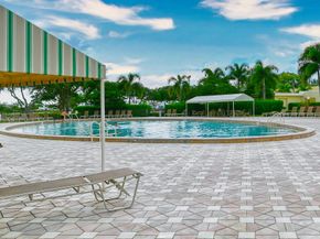 102 Coventry E 102, West Palm Beach FL 33417