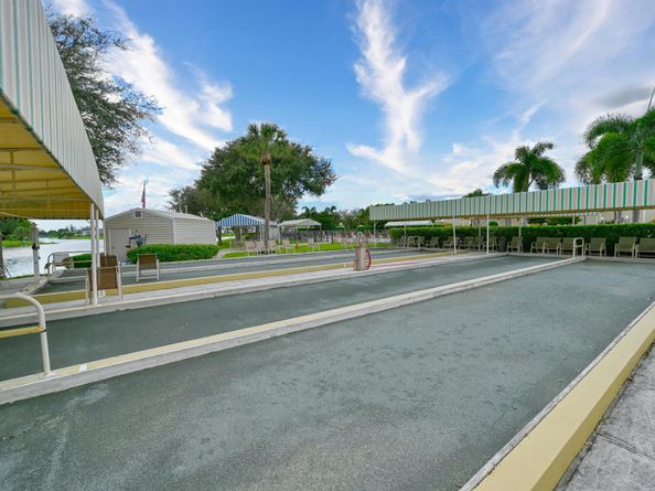102 Coventry E 102, West Palm Beach FL 33417