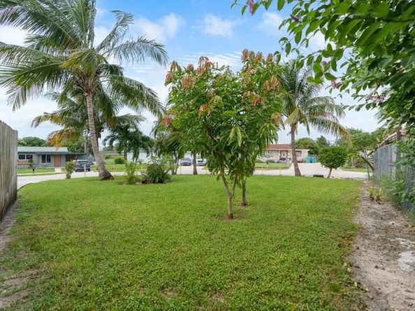 1498 NW 1st Street, Boynton Beach FL 33435