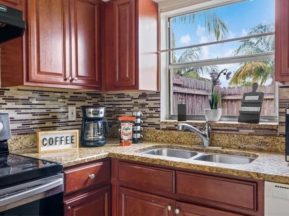 1498 NW 1st Street, Boynton Beach FL 33435