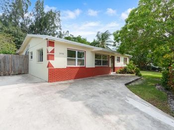 1498 NW 1st Street