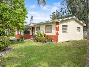 1498 NW 1st Street, Boynton Beach FL 33435