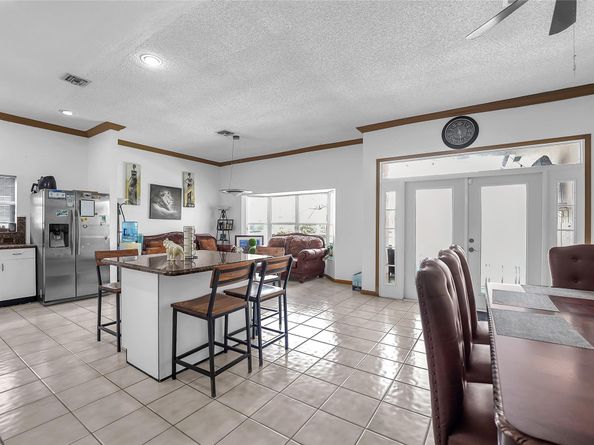 7701 Highlands Cir, Margate FL 33063