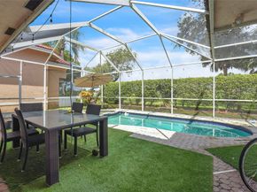 7701 Highlands Cir, Margate FL 33063
