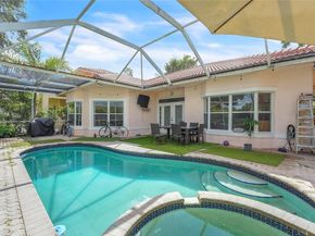 7701 Highlands Cir, Margate FL 33063