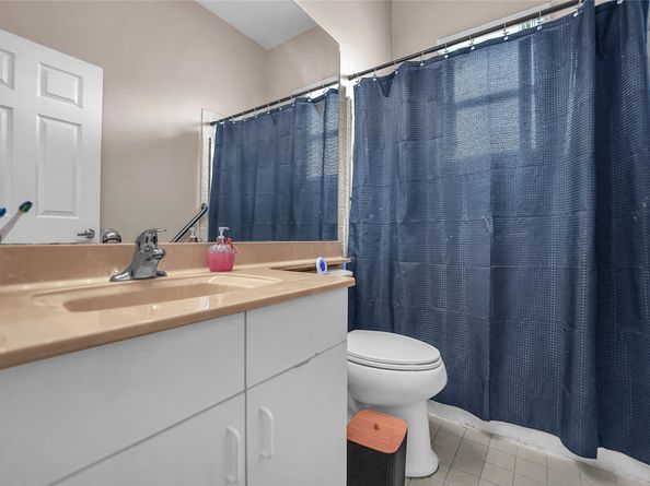 7701 Highlands Cir, Margate FL 33063