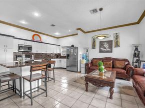 7701 Highlands Cir, Margate FL 33063