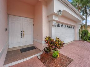 7701 Highlands Cir, Margate FL 33063