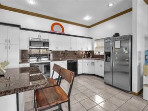 7701 Highlands Cir, Margate FL 33063