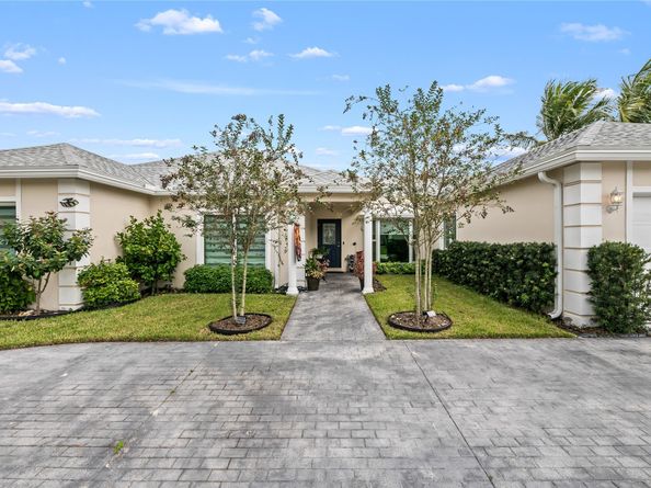4906 N Travelers Palm Ln, Tamarac FL 33319