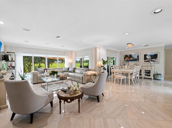 4906 N Travelers Palm Ln, Tamarac FL 33319
