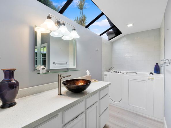 4105 NW 1st Court, Delray Beach FL 33445