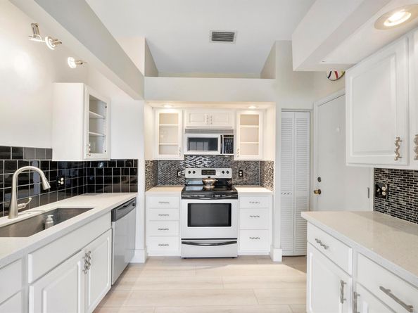 4105 NW 1st Court, Delray Beach FL 33445