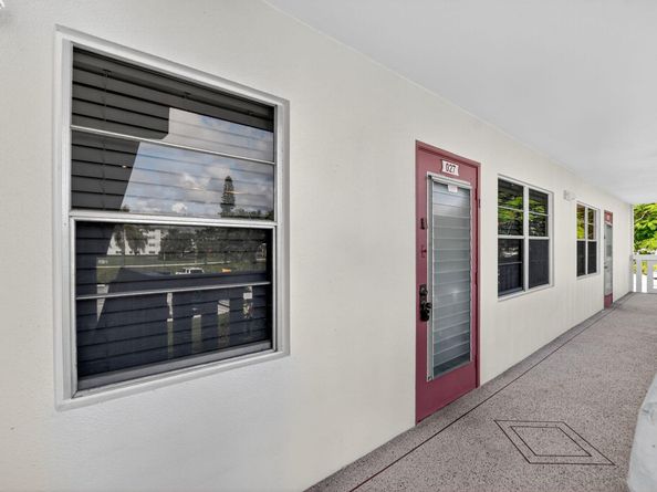 27 Fanshaw A, Boca Raton FL 33434