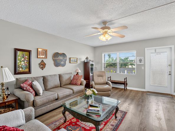 27 Fanshaw A, Boca Raton FL 33434