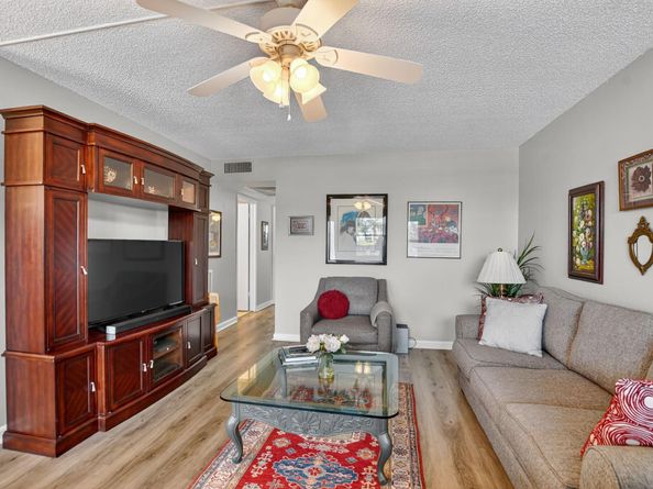 27 Fanshaw A, Boca Raton FL 33434