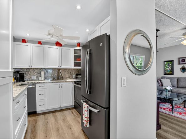 27 Fanshaw A, Boca Raton FL 33434