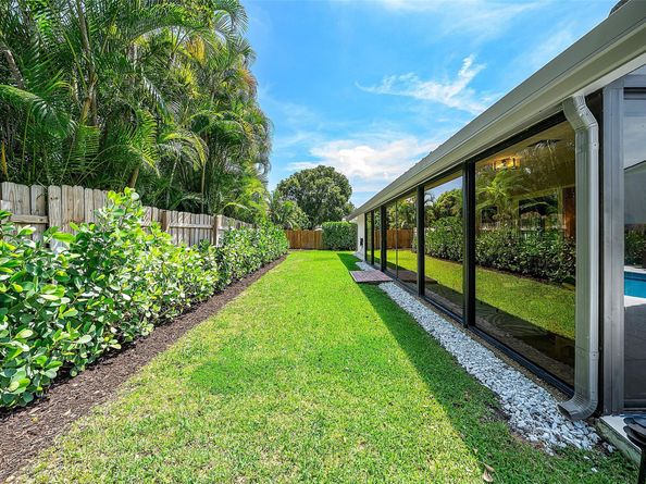 2845 NW 42nd      St, Boca Raton FL 33434